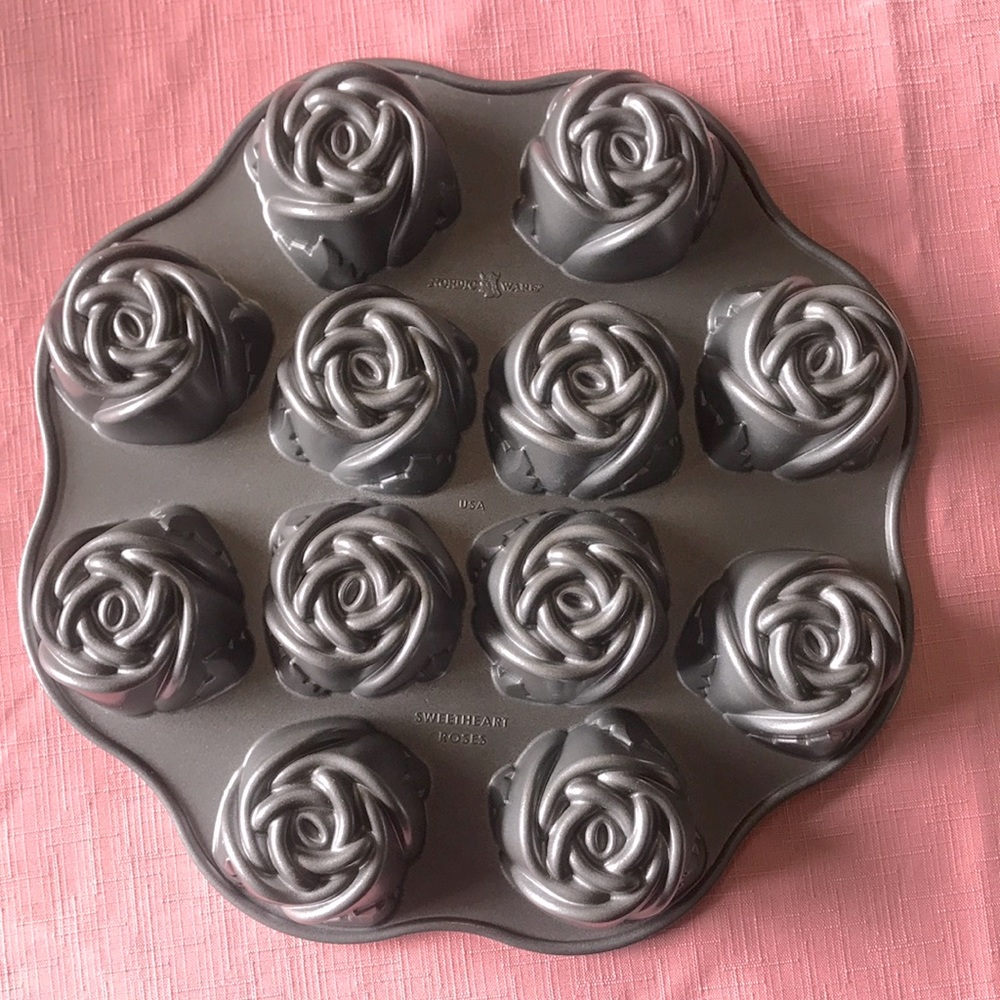 Nordic Ware Sweetheart Roses Cakelet pan.